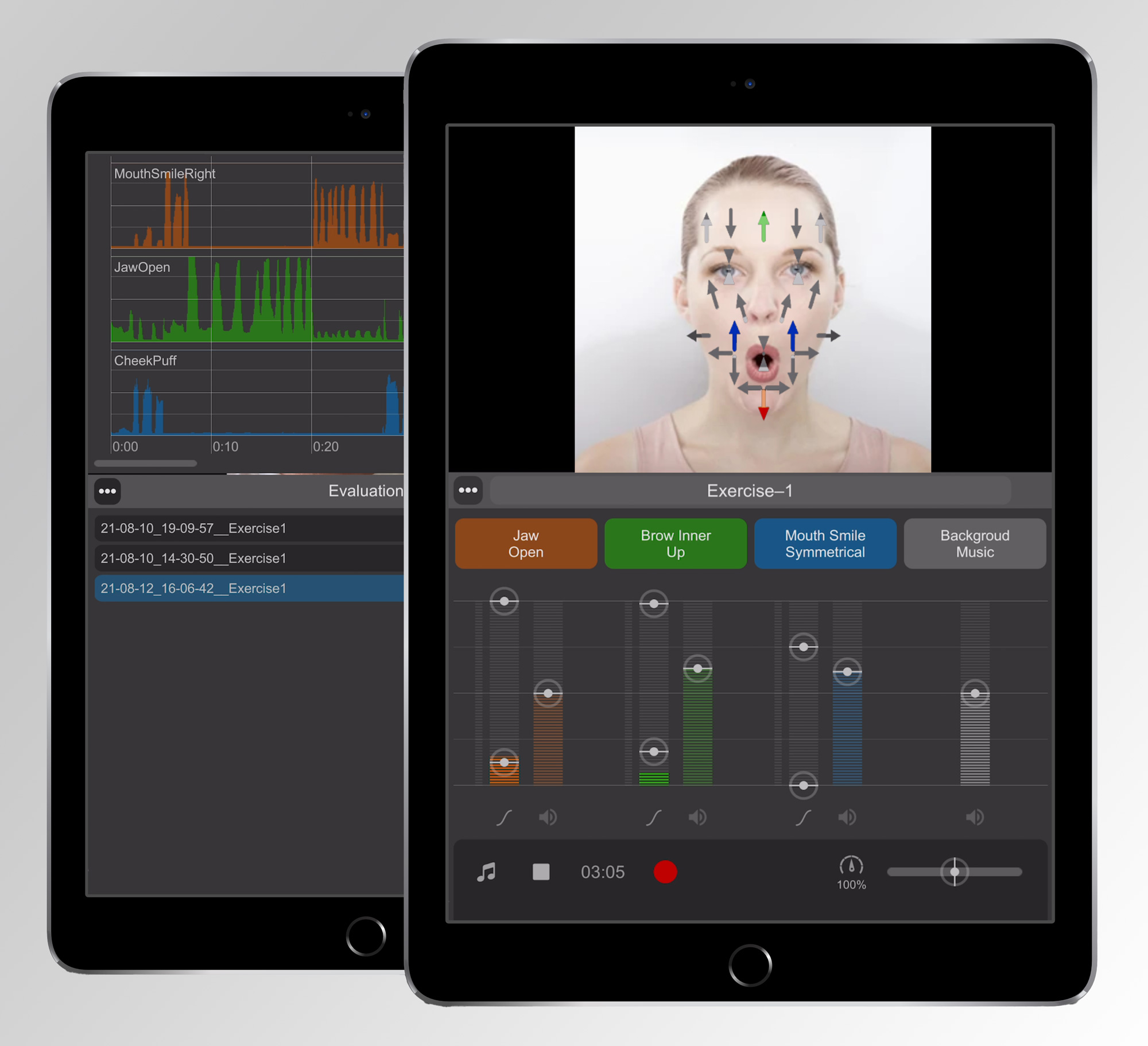 Tablet zeigt Mimik-Tracking mit Bewegungs-Pfeilen am Gesicht, zweites Tablet zeigt Datenvisualisierung der erfassten Bewegungen